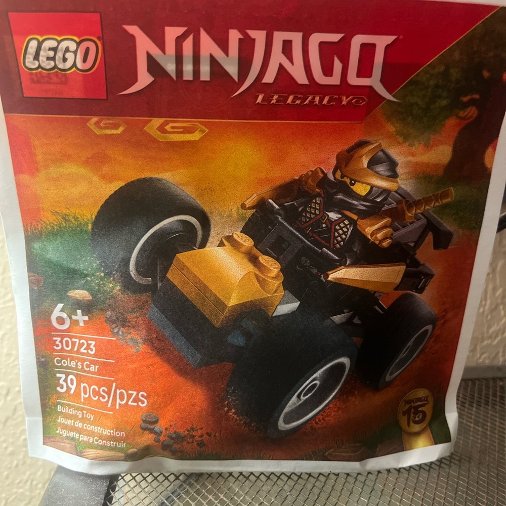LEGO Ninjago Legacy Cole's Black and Gold Car